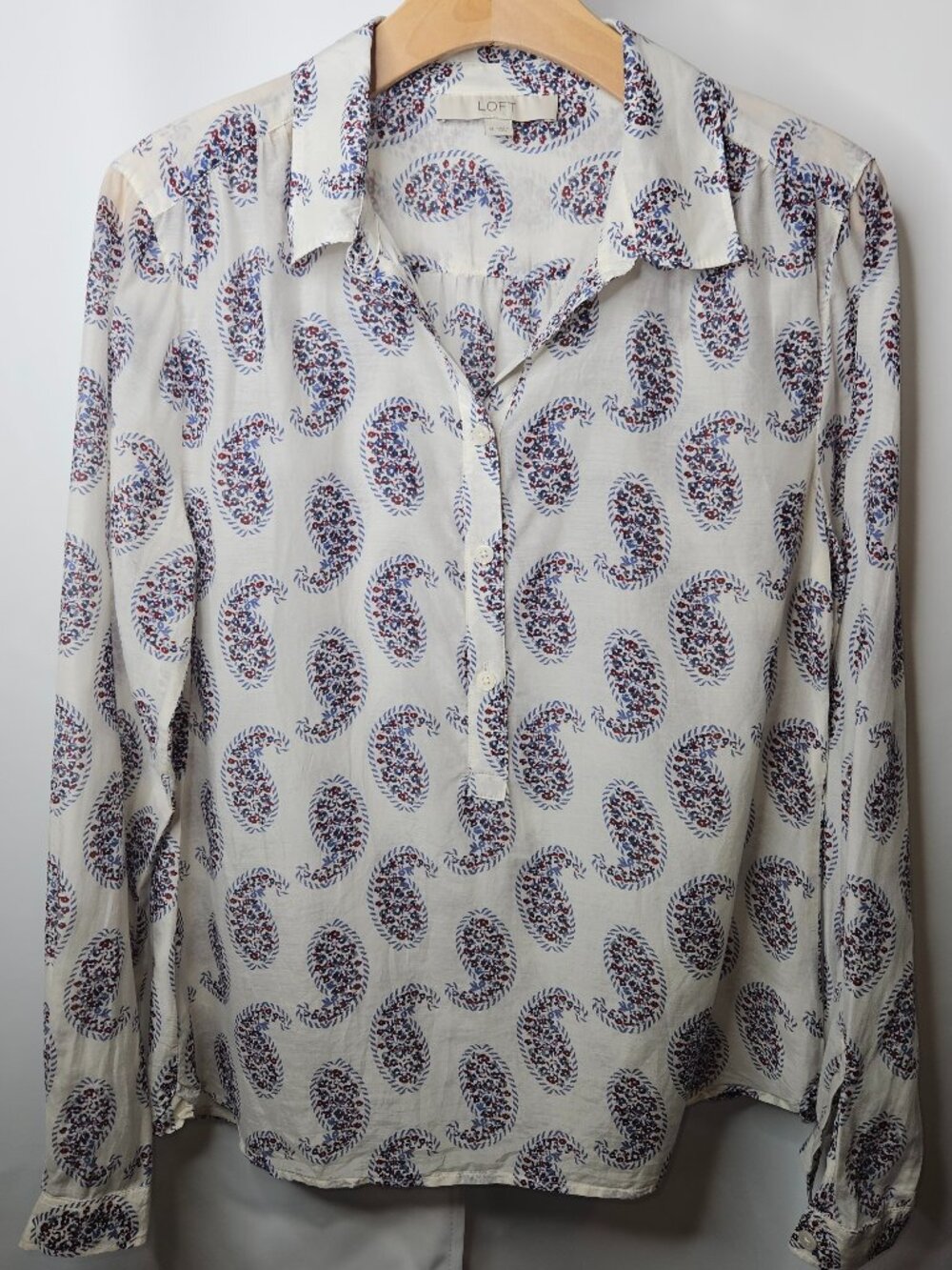 LOFT Ann Taylor Paisley Silk Blend Blouse Sheer Button Up Top Cream Navy M
